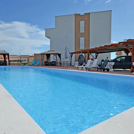 Gorgeous In With Swimming Pool Apartment *