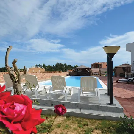 Gorgeous In With Swimming Pool