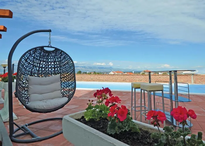 Gorgeous In With Swimming Pool Apartment Nin