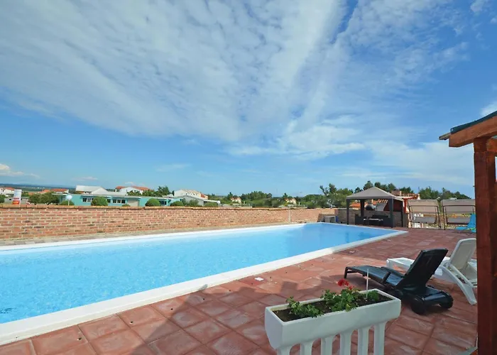 Gorgeous In With Swimming Pool Lejlighed *