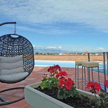 Gorgeous In With Swimming Pool Апартаменты Нин